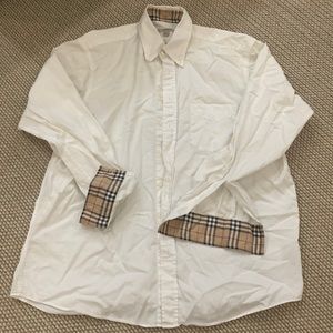 Men shirt of Burberry London in a very good condition